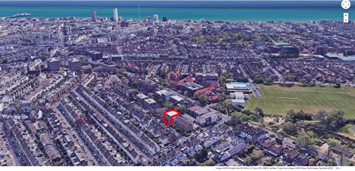 2 Bedroom Flat To Rent In Chatsworth Road, Brighton And Hove, BN1