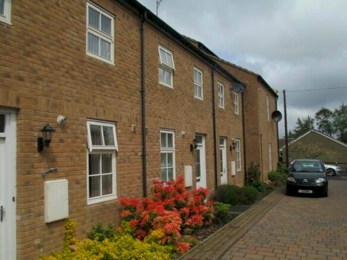 3 Bedroom Property To Rent In Littlelands, Cottingley, Bingley, BD16