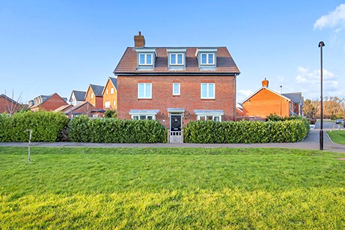 5 Bedroom Detached House For Sale In Acacia Crescent, Angmering, BN16