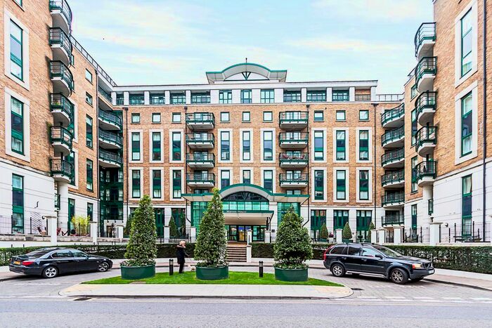 2 Bedroom Flat To Rent In Warren House, Beckford Close, Kensington, London, W14