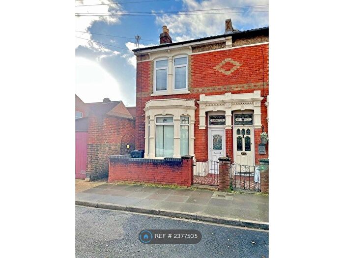 3 Bedroom End Of Terrace House To Rent In Lynton Grove, Portsmouth, PO3