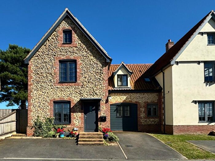 3 Bedroom End Of Terrace House For Sale In Taylor Drift, NR16