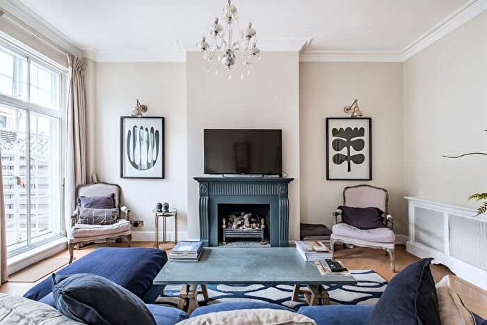 4 Bedroom Flat To Rent In Kensington High Street, London, W8