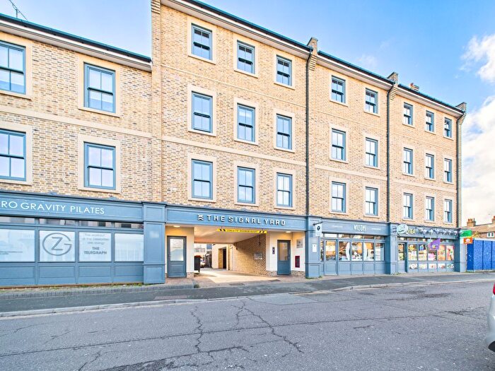 2 Bedroom Flat For Sale In Railway Street, City Centre, Chelmsford, Essex, CM1
