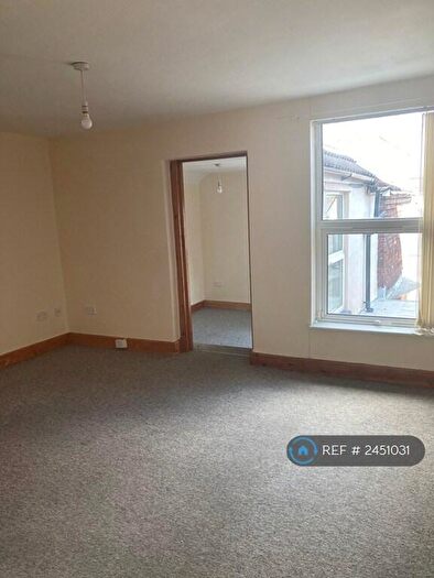 2 Bedroom Flat To Rent In Gloucester Road, Bristol, BS7