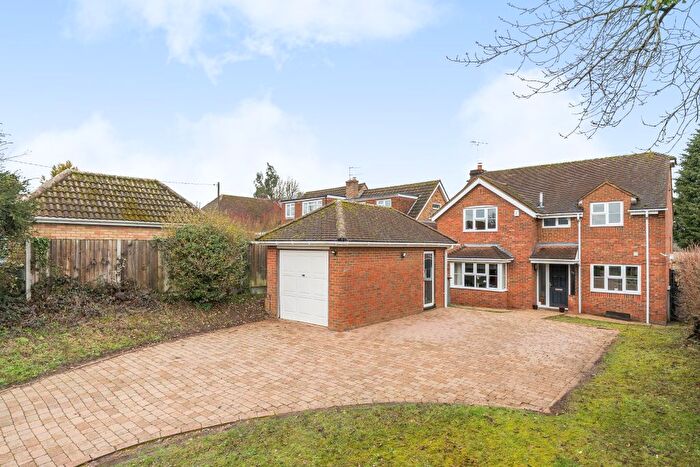 4 Bedroom Detached House For Sale In Hill Farm Road, Marlow, SL7