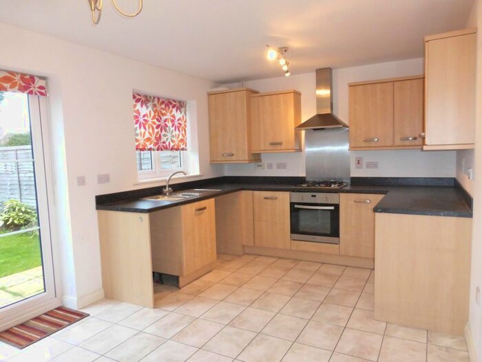 3 Bedroom Property To Rent In Foskett Way, Aylesbury, HP21