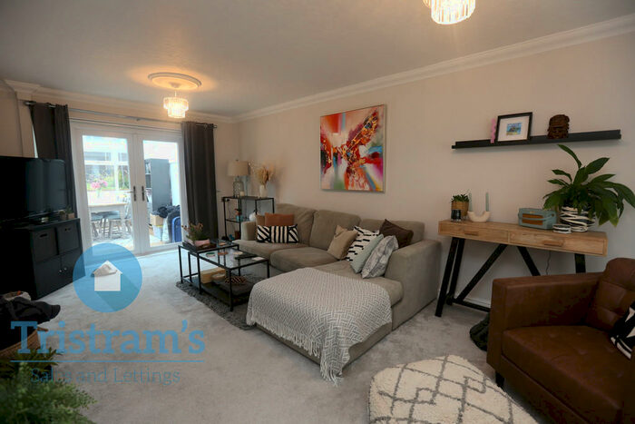 3 Bedroom Semi-Detached House To Rent In Glade Hill Road, Arnold, NG5