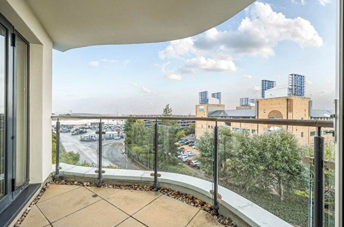 2 Bedroom Flat For Sale In Ocean Way, Ocean Village, Southampton, Hampshire, SO14