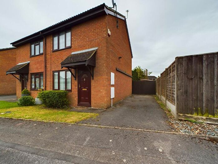 2 Bedroom Semi-Detached House To Rent In Calcot, Reading, RG31