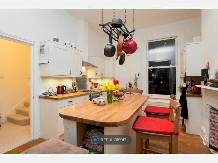 3 Bedroom Maisonette To Rent In Helix Gardens, London SW2