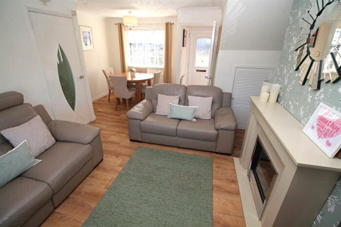 2 Bedroom Terraced House For Sale In Bridgend Road, Greenock, PA15