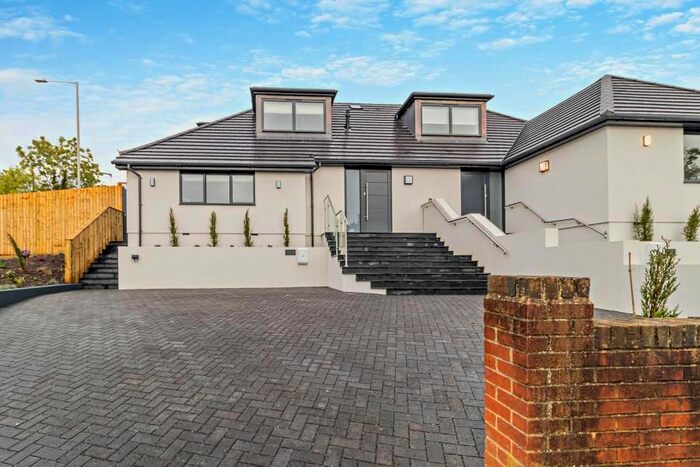 3 Bedroom Bungalow To Rent In The Circuits, Pinner, HA5