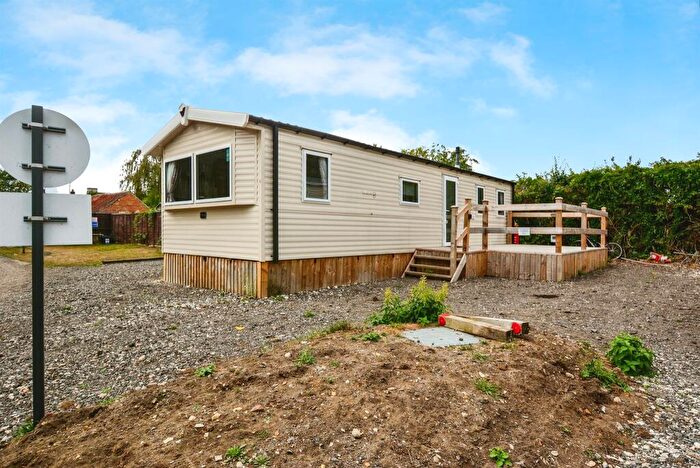 3 Bedroom Park Home For Sale In Fen Road, East Kirkby, Spilsby, PE23