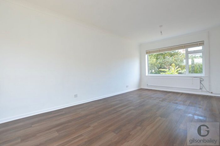 2 Bedroom Chalet To Rent In Braydeston Crescent, Brundall, Norwich, NR13
