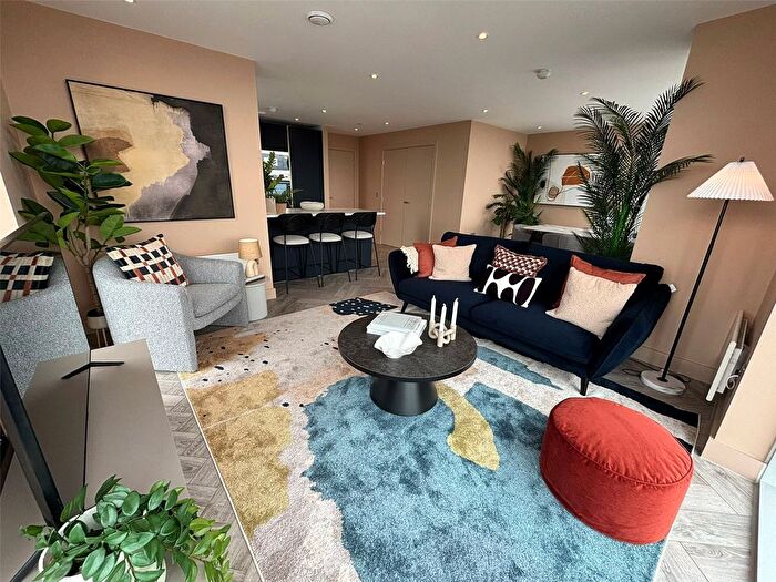 3 Bedroom Flat To Rent In Cortland At Colliers Yard, Bankside Boulevard, Salford, M3