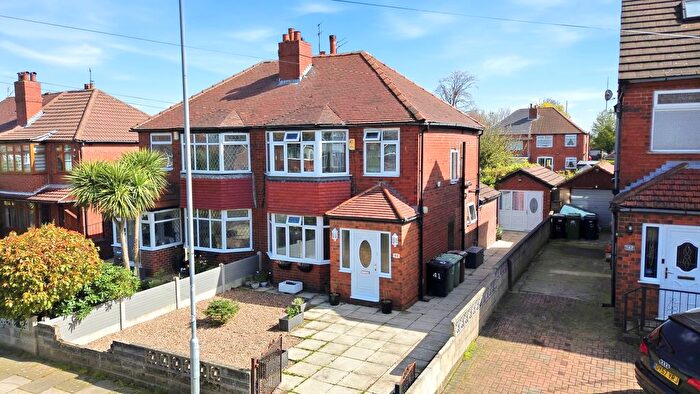 3 Bedroom Semi Detached House For Sale In Cross Gates Avenue, Leeds, LS15