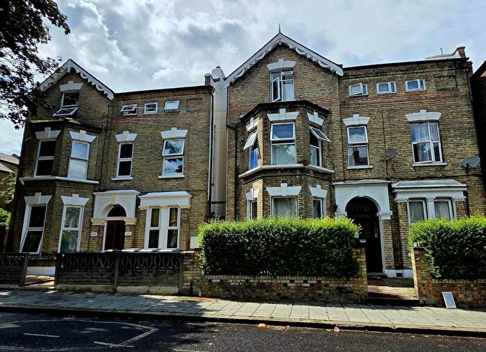 Studio To Rent In Bonham Road, Brixton, SW2