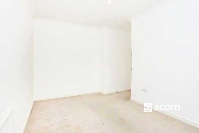 3 Bedroom Flat To Rent In Albion Way London, SE13