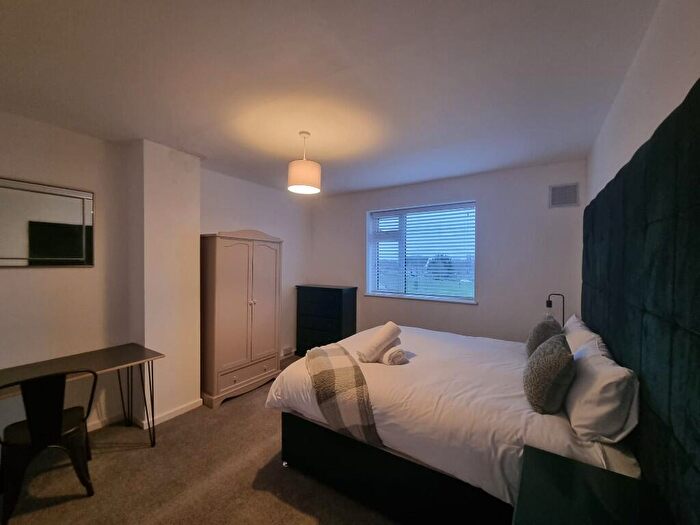 4 Bedroom House Of Multiple Occupation To Rent In Gainsborough Square, Bristol, BS7