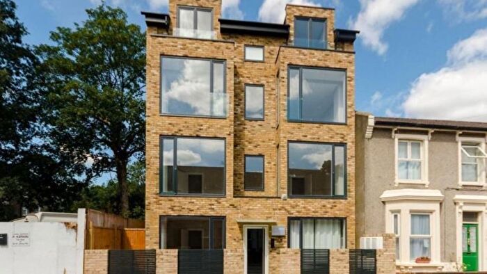 1 Bedroom Flat To Rent In James's Park, Croydon, London, CR0