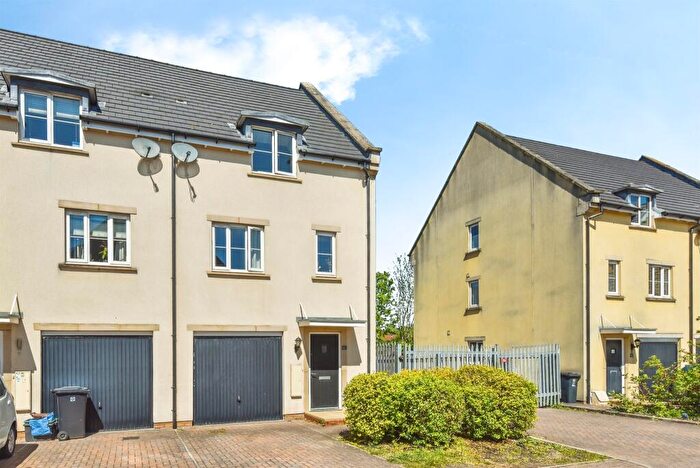 3 Bedroom End Of Terrace House For Sale In Great Western Street, Frome, BA11