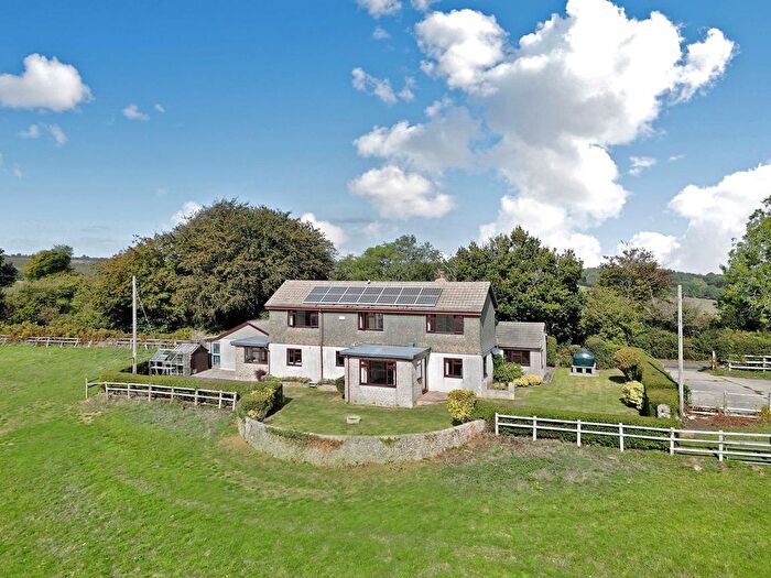 4 Bedroom Detached House For Sale In Holcombe Down Road, Teignmouth, TQ14