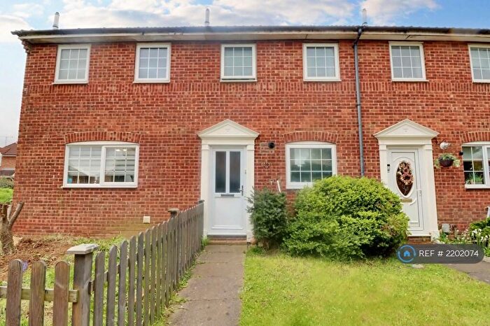 2 Bedroom Terraced House To Rent In Osprey Walk, Luton, LU4