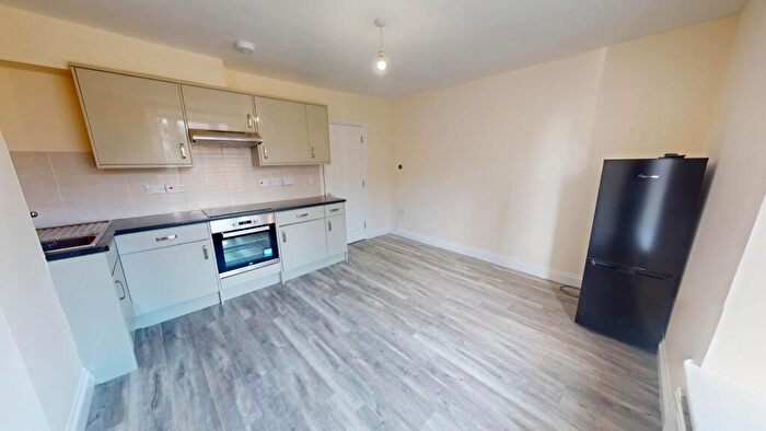 5 Bedroom Flat To Rent In York Place, City Centre, Brighton, BN1