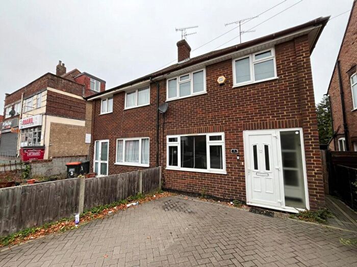 3 Bedroom Semi-Detached House To Rent In Houghton Road, Dunstable, LU5