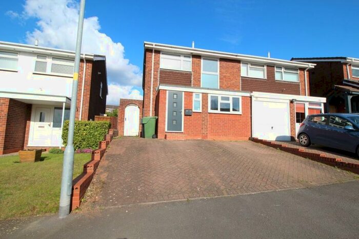 3 Bedroom Semi-Detached House To Rent In Pennine Road, Bromsgrove, B61
