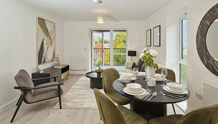 2 Bedroom Apartment For Sale In Tiltman Avenue, DA9