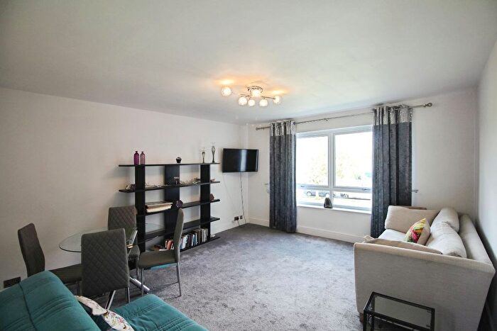 1 Bedroom Flat To Rent In The Pines, London, N14