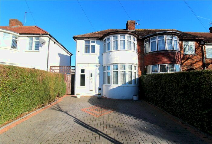 3 Bedroom End Of Terrace House To Rent In Reading Road, Northolt, UB5