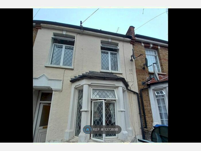 3 Bedroom Terraced House To Rent In Alpha Road, London, N18