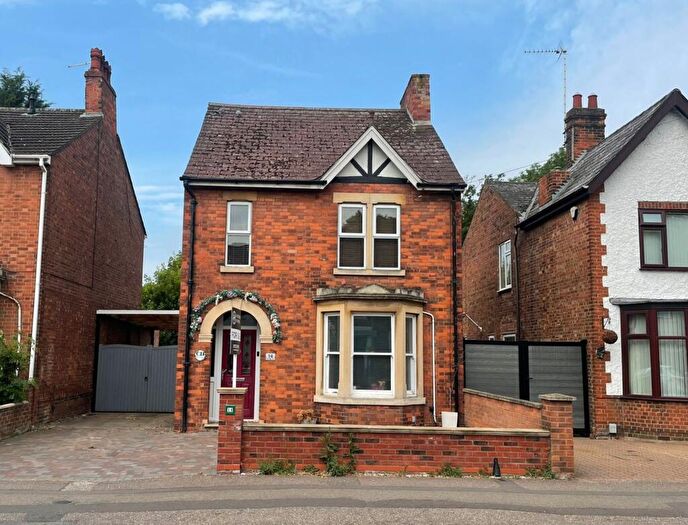 3 Bedroom Detached House For Sale In Fletton Avenue, Peterborough, PE2