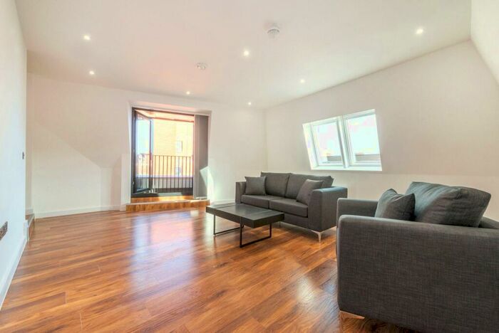1 Bedroom Flat To Rent In Southampton Way, Camberwell, SE5