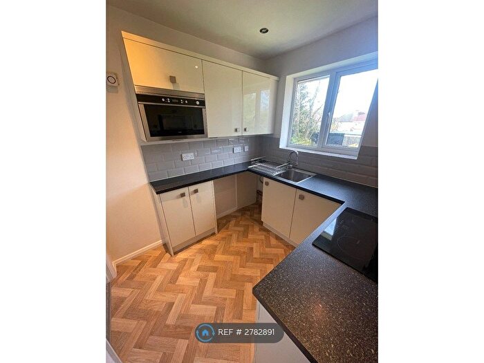2 Bedroom Maisonette To Rent In Langley Hall Road, Solihull, B92