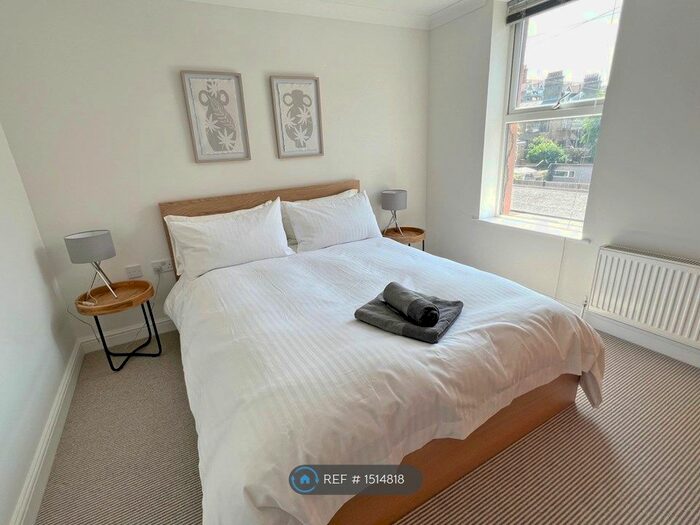 2 Bedroom Flat To Rent In Royal Esplanade, Margate, CT9