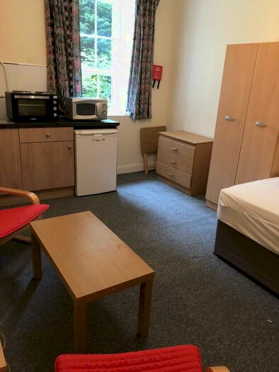 Studio To Rent In Queens Drive, Queens Park, G42