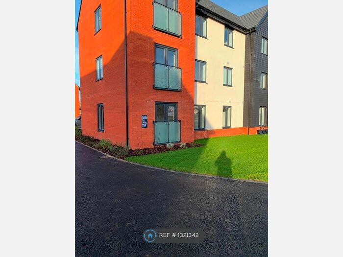 2 Bedroom Flat To Rent In Henshaw Court, Solihull B90