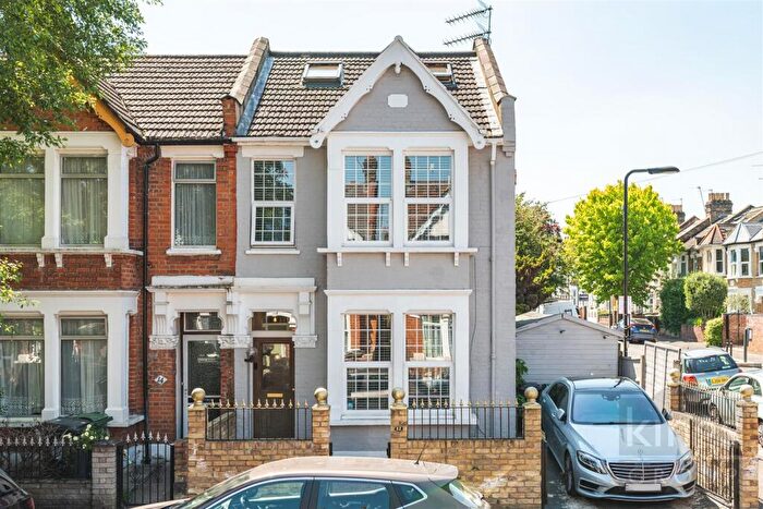 5 Bedroom End Of Terrace House For Sale In Peterborough Road, London, E10