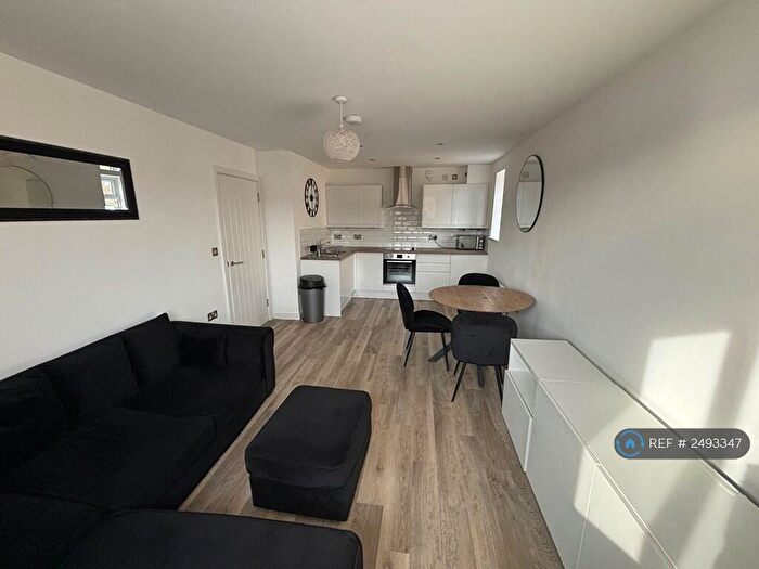 2 Bedroom Flat To Rent In St. Andrews Road, Northampton, NN2