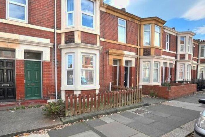 2 Bedroom Flat To Rent In Helmsley Road, Newcastle Upon Tyne, NE2