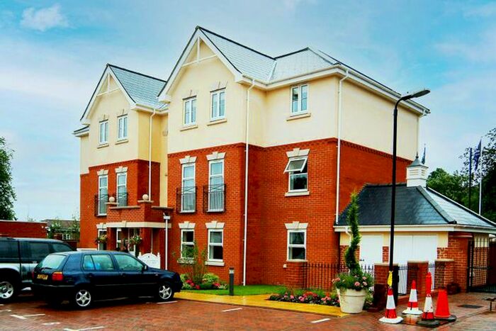 1 Bedroom Flat To Rent In Floyer Close, Richmond, TW10