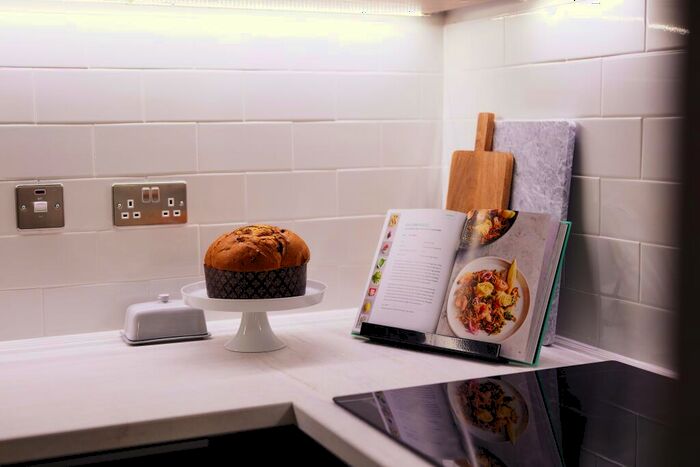 2 Bedroom Apartment To Rent In Avebury Boulevard, Milton Keynes, Buckinghamshire, MK9