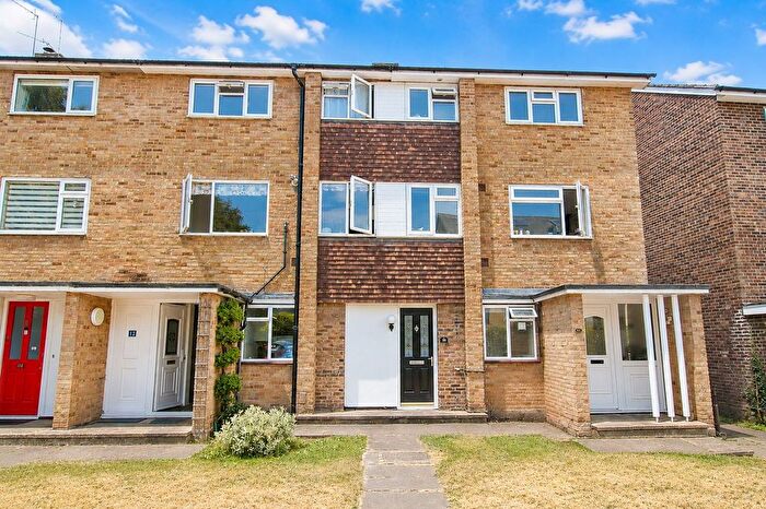 2 Bedroom Maisonette To Rent In Bond Gardens, Wallington, SM6