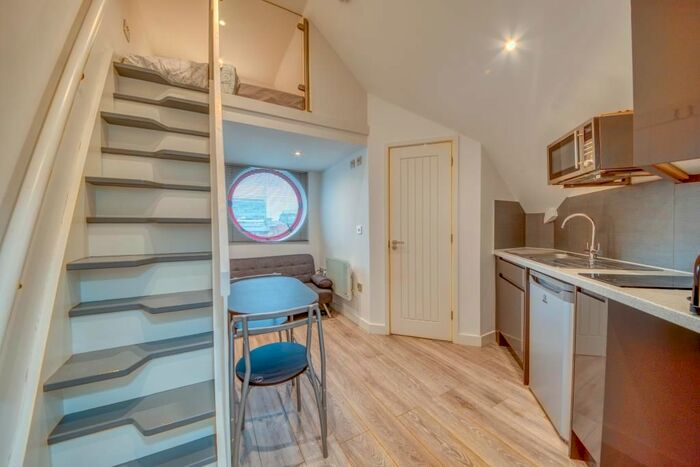 Studio To Rent In Southern Court, South Street, RG1