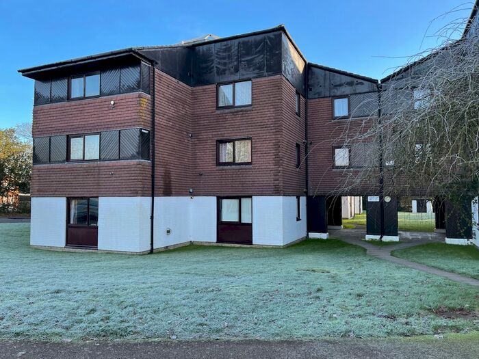 Studio To Rent In Arthur Road, Crawley RH11