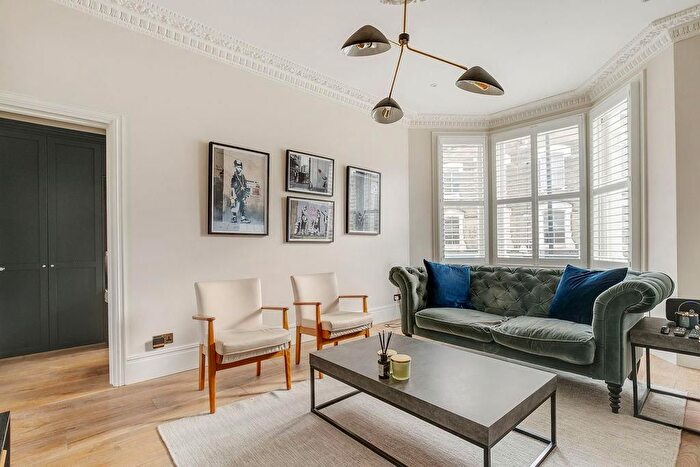 2 Bedroom Flat For Sale In Fulham Road, London, SW6